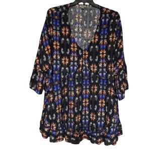 Avenue Butterfly Blouse Size 30 32